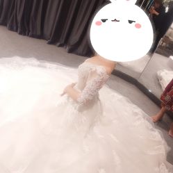 -艾米丽婚纱礼服