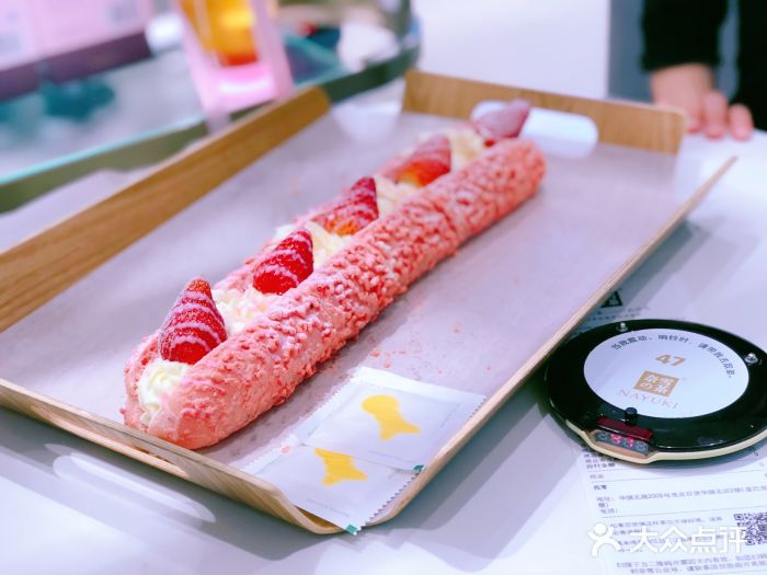 奈雪的茶(华强北茂业店)-草莓魔法棒-菜-草莓魔法棒图片-深圳美食-大