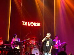 -TZ House音乐现场(来福士中心店)