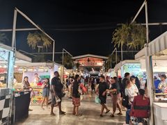 -席娜卡琳火车铁道夜市