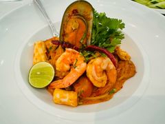 -Chom Cafe and Restaurant