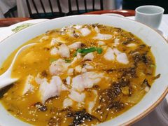 汉中酸菜江团鱼-江城小馆陕南妈妈菜·全球旅行餐厅(钟楼店)