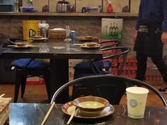 大堂-巴四老城区炭火蛙锅(张江店)