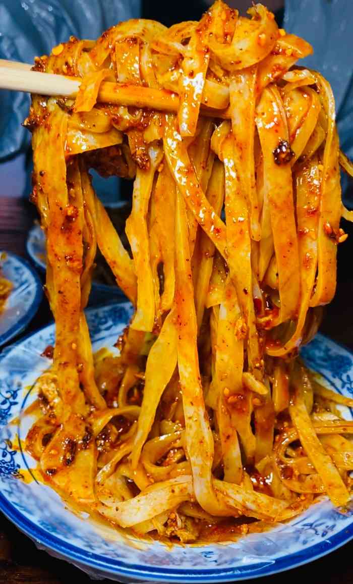 灯泡厂擀面皮太阳市旁陈仓老街内