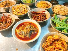 -董哥山城碗碗香(美专校街店)