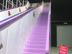 -嘿哟动霸CHUA·新潮玩运动娱乐中心·蹦床滑冰团建乐园