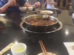 -周老三跷脚牛肉·全牛火锅(非遗传承店)