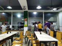 大堂-绿杨馄饨临顿路店