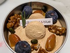蛋糕盒子-山与蓝·轻糖鲜果蛋糕(勒泰店)