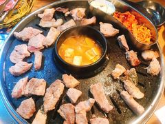 -江南猪肉商会无限续吃(弘大店)