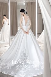 点击看大图 -Renee芮亦婚纱