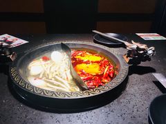特色鸳鸯锅-锅说大脸毛肚重庆老火锅(佐阾店)