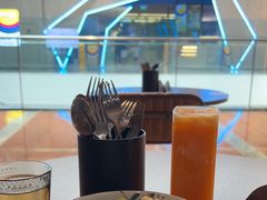 -POKEE VIA&Brunch·维娅(重庆来福士店)