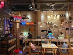 大堂-动动咖啡清真西餐厅