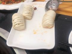 -东北烧烤铁锅炖水库鱼