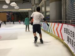 -成都冰纷万象滑冰场