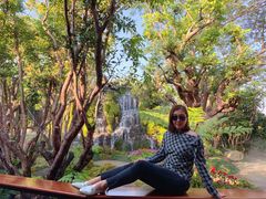 -Chom Cafe and Restaurant