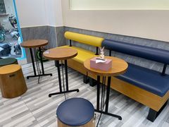 用餐区-六伴夏烘焙蛋糕·低糖动物奶油