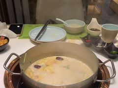 -洪氏嗨捞·猪肚鸡火锅(阳光天地店)