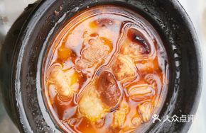 Braised Pork with Bamboo Shoots in Clay Pot