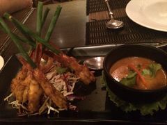 iphone_upload_pic-Ruen Urai