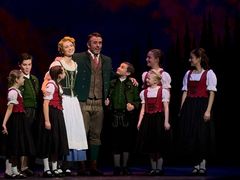 -交通银行前滩31演艺中心