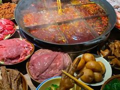 -渝嘴小老弟老火锅(华新村店)