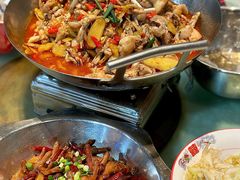 -昱龙大盆牛蛙馆(三兴街总店)