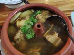 招牌汽锅鸡-小厨子私房菜·云南美食店