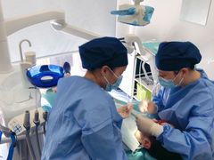 -岳辰齿科(浦东长泰店)