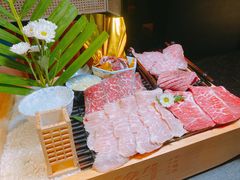 -铭牛烧肉·和牛海鲜自助(高新月牙湖店)
