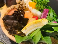 -湊湊火锅·茶憩(新中关购物中心店)