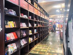 -钟书阁(松江泰晤士小镇店)