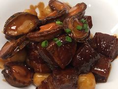 小土豆红烧肉-聚友居酒楼