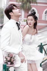 -现代经典婚纱摄影