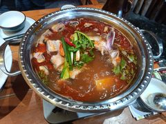 -老滇山寨•云南特色菜•地方菜•民族风情歌舞表演(金碧店)