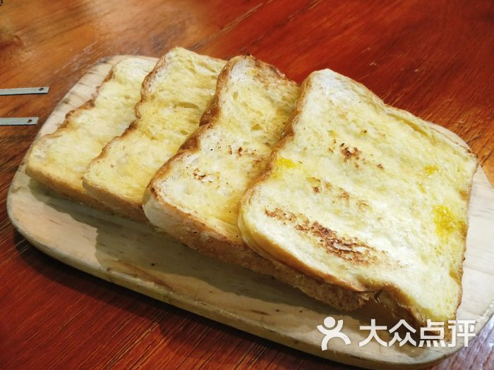 三炮海鲜烧烤(长白店)奶香黄油面包片图片 - 第7张