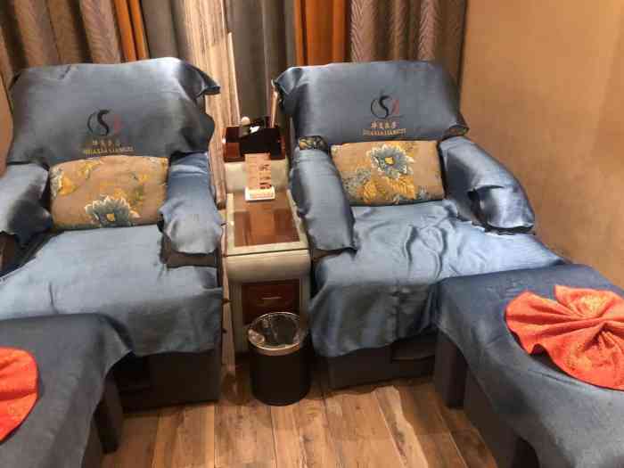 华夏良子(控江路店)-"华夏良子曾经是以脚摩为特色的大型养生会所.