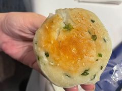 芝麻葱油饼配冰淇淋-裕华海鲜·深圳粤菜(福永店)