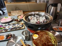 -围炉肉舍•炭烤活鳗•丹东海鲜烤肉(步行街店)