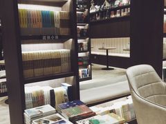 -钟书阁(群光广场店)