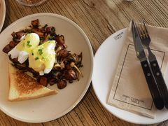 -Common Table · Brunch & Coffee