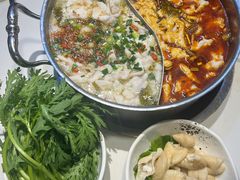 -德林酸菜鱼火锅(南丹店)
