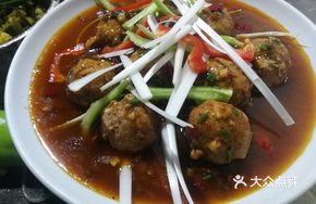 Lion's Head and Odd-Taste Chicken Feet