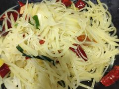 酸辣土豆丝-怪怪龙虾·澳洲蓝龙王·深夜食堂(惊驾路店)