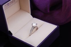 点击看大图 -威德钻石-克拉钻大本营(南京东路店)