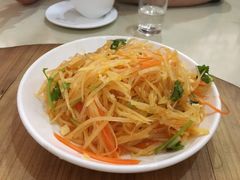 -三江鱼东北特色铁锅炖(骆驼店)