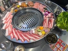-哈哈碳都·牛肋条无限自助烤肉(宝龙店)