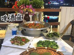 -刘姐啤酒鱼民族演艺餐厅(西街总店)