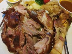 烤猪肘配酸菜土豆泥-兰特伯爵西餐厅·啤酒屋(方庄店)